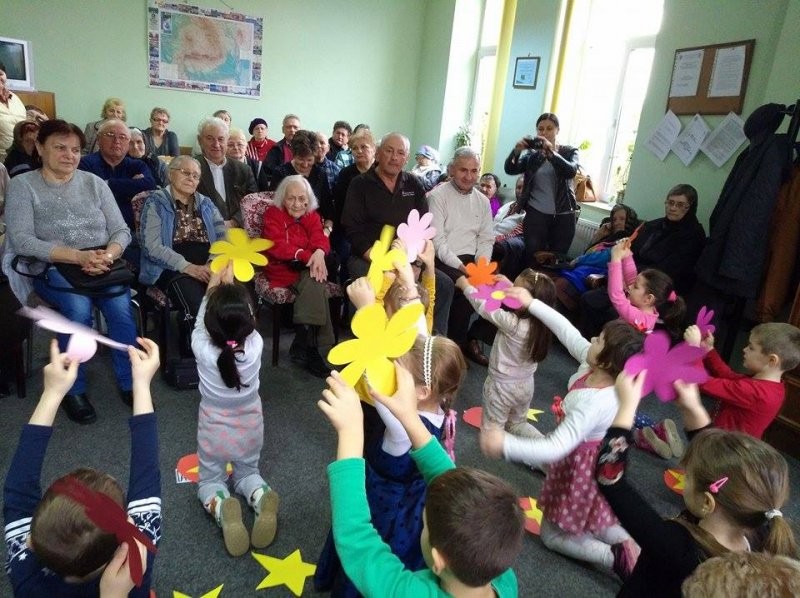 8 Martie la Centrul de zi pentru vârstnici Confecții